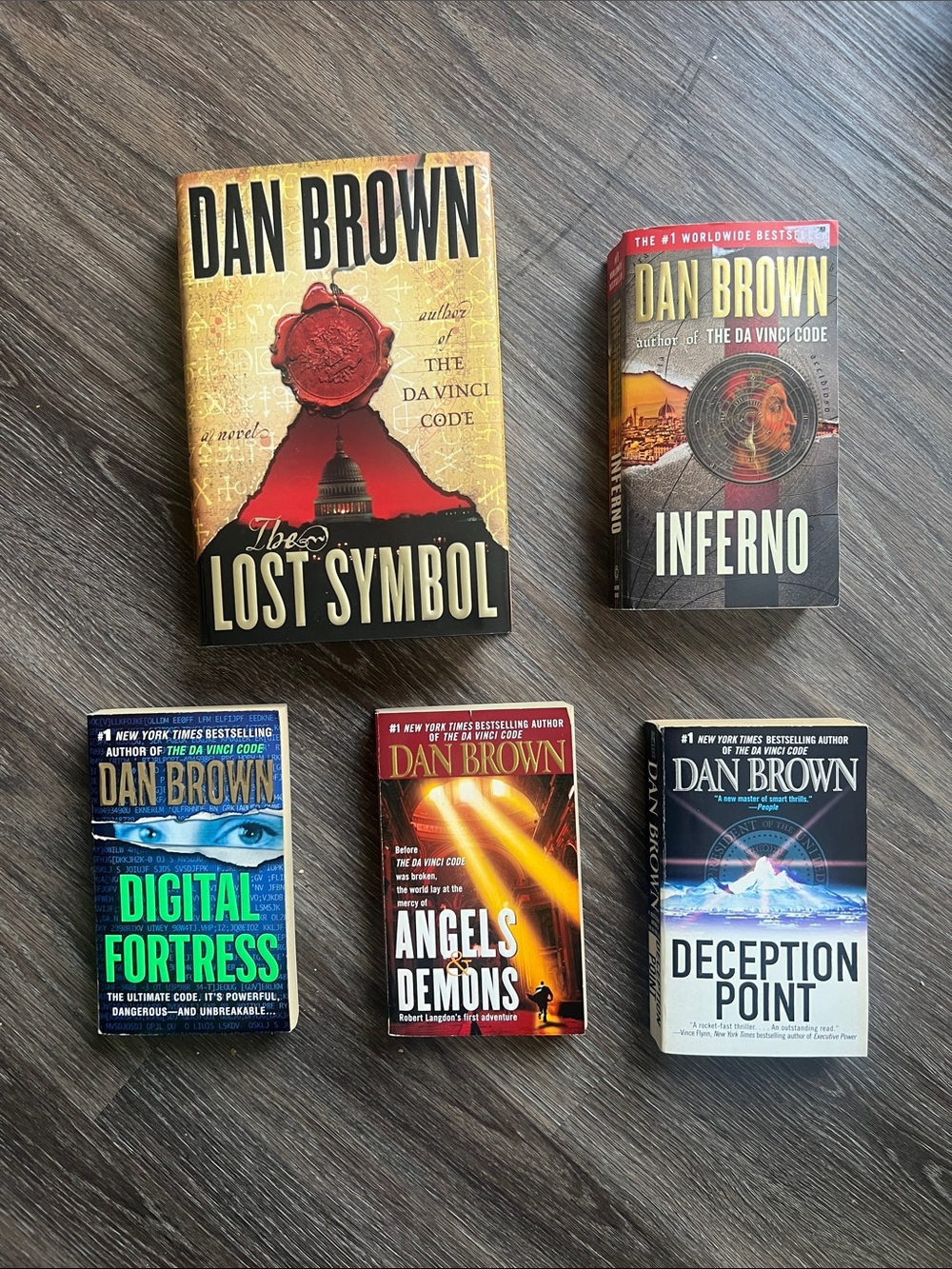 5X Dan Brown Hardcover & Paperback Book Set - Red, Gold, Black Covers